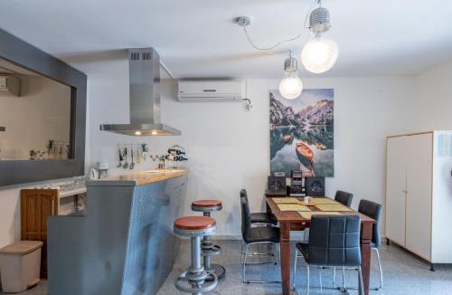 Vinkuran Apartment | Villa Balu, a charming apartment with pool near Pula