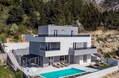 Borak Villa | Villa BAMM with heated 36sqm pool, 5 en-suite bedrooms, and panoramic sea views