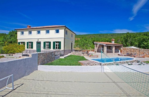 Stanisovi Villa | Villa Bea by Interhome
