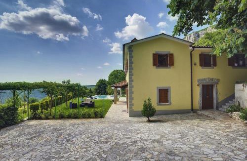 Dolenja Vas House | Villa Bella