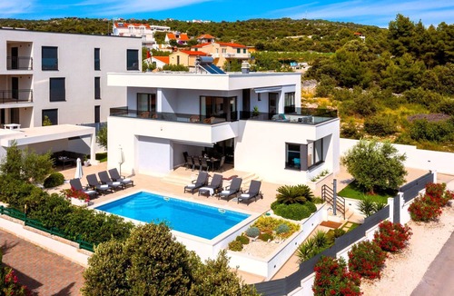 Sevid Villa | Villa Biser Mora