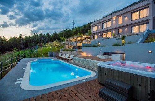 Kastel Stari Villa | Villa Blue Hill