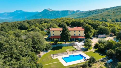 Ripenda Kras Hotel | Villa Calussovo