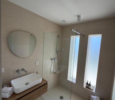Marusici Apartment | Villa Čapula - Modern Apartment with Sea View and Parking, Marušići