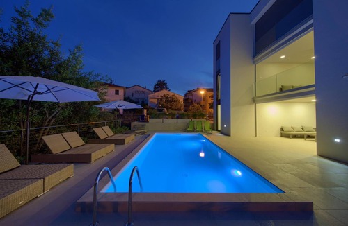 Vrh Villa | Villa Celeia - Luxurious villa with heated pool in city centre of Krk