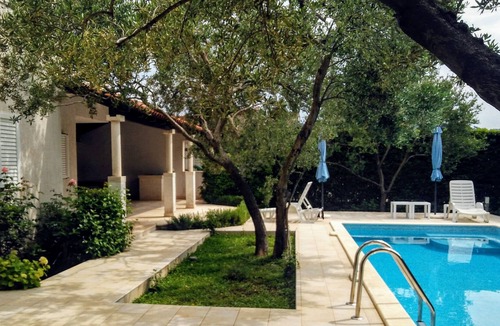 Okrug Gornji Hotel | Villa Donadini