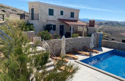 Zubovici House | Villa Dražica mit beheiztem Pool - ruhige Lage by Interhome