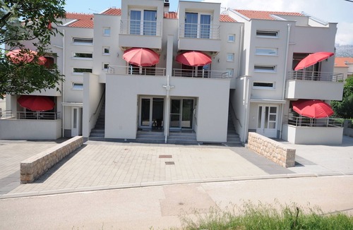 Starigrad Apartment | Villa Ema, where the sea touches the mountains. No agency or travel agency !