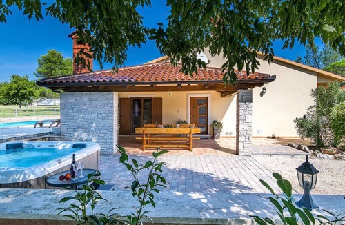 Rebici Villa | Villa Emanuel Comfortable holiday residence