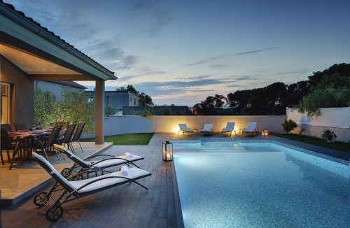Vinkuran Villa | Villa Entini