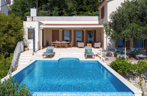 Borak House | VILLA FAVOLA OMIS CHARMING 2 BEDROOMS HOUSE WITH AMAZING SEA VIEW