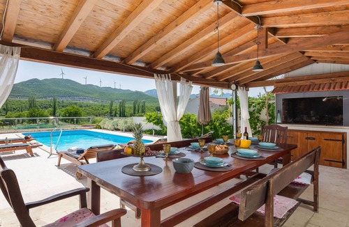 Blato na Cetini Villa | Villa Filomena - Omiš by Villas Guide