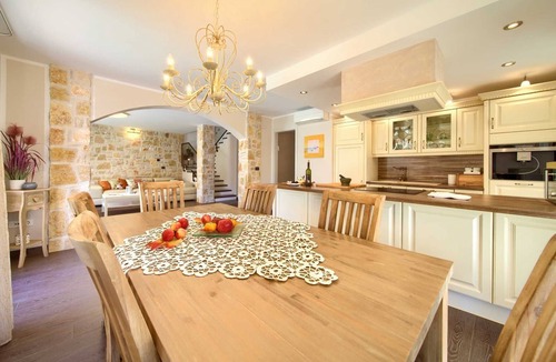 Porat Villa | Villa Fina with Heated Private Pool close to the Beach