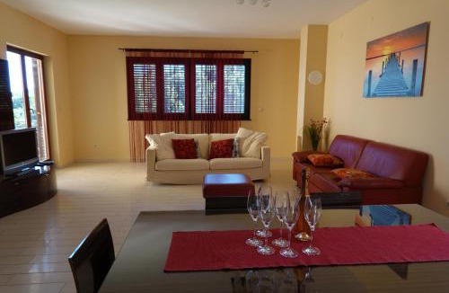 Ika Apartment | Villa Flora