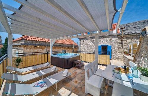 Srednje Selo Villa | Villa Fortuna