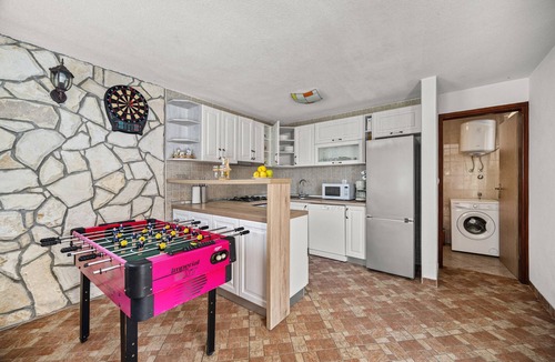 Vinez Ski Chalet | Villa Fortuna up to 10 People with heated private pool by 22Estates