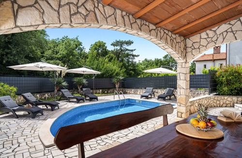 Vinez Ski Chalet | Villa Fortuna up to 10 People with heated private pool by 22Estates