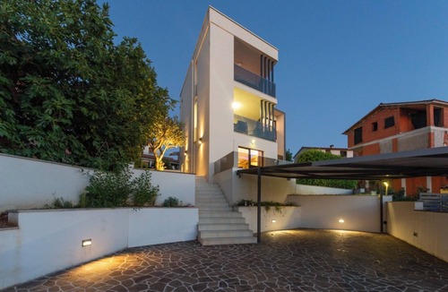 Pjescana Uvala House | Villa golfista - An Architectural Jewel Steps from the Sea