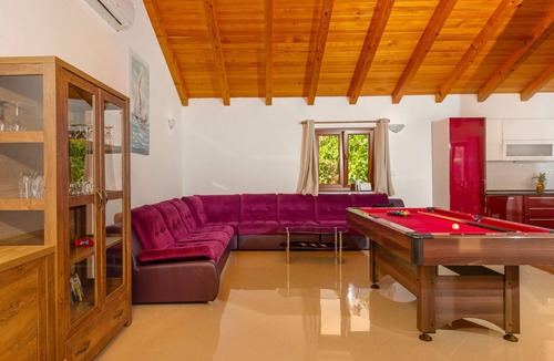 Sveti Vid Dobrinjski Villa | Villa Gostinjac 1 with pool Krk by Villas Guide