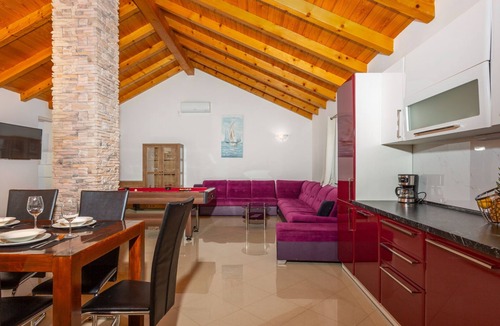 Sveti Vid Dobrinjski Villa | Villa Gostinjac 1 with pool Krk by Villas Guide