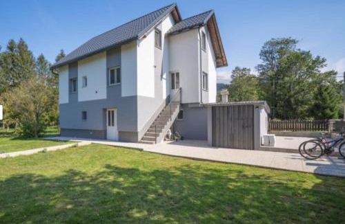 Fuzine Villa | Villa Green Oasis