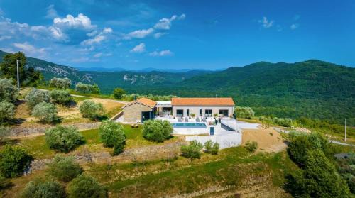 Oprtalj Villa | Villa Horto by Villsy