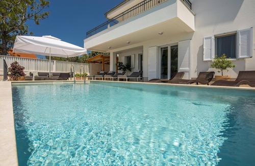 Martinscica Villa | Villa in Cres with Sea Views & Pool