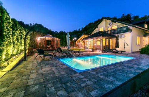Tuheljske Toplice Villa | Villa in nature with jacuzzi, sauna, pool, and space for gatherings