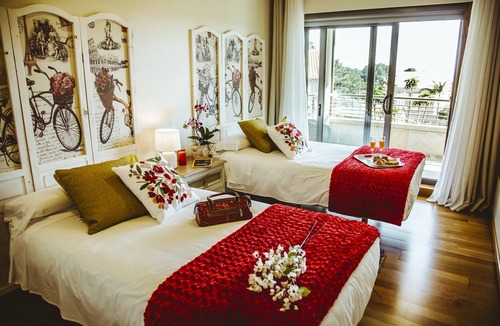 Montalvo House | Villa in Sanxenxo with Sea View & Pool