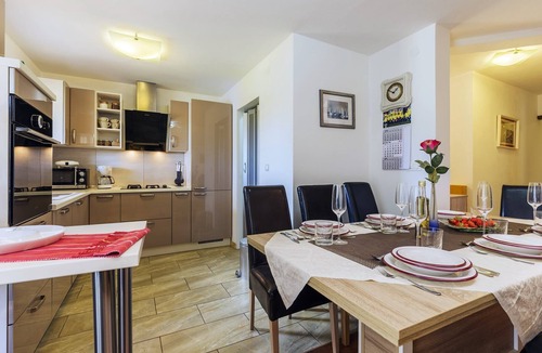 Vodnjan Villa | Villa in Vodnjan, heated pool and rooftop terrace,large garden,11 people,WiFI,BBQ