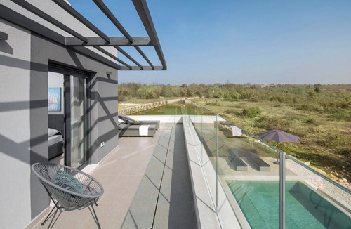 Orbanici Villa | Villa Infinity by Istrabook