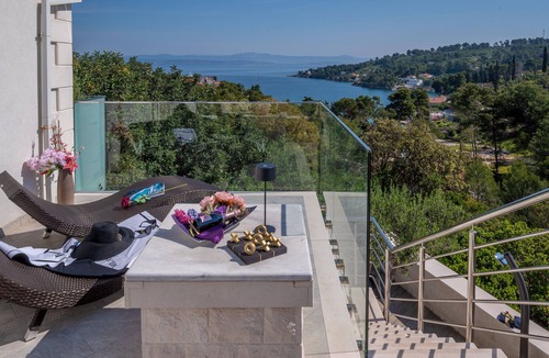 Rogac Villa | Villa Ivana Solta Island - Jacuzzi, sea view, walking distance to pebble beach