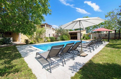 Orbanici Villa | Villa Ive by Istrabook