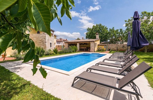 Orbanici Villa | Villa Ive - rural house with a pool and spacious garden