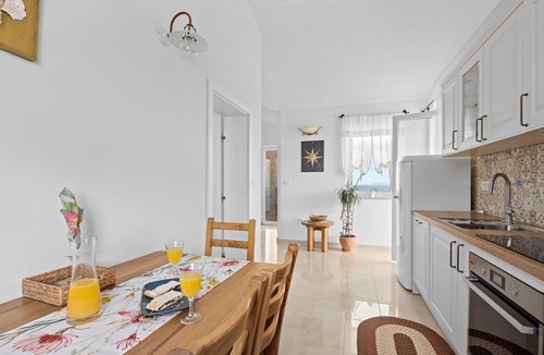 Peruski Villa | Villa Javor near Pula only 1 km from the beach with sea view and heated pool