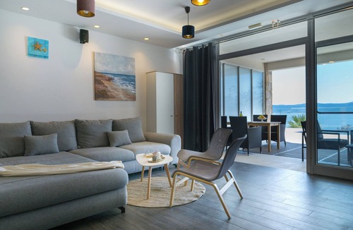 Mimice Apartment | Villa Jolara - Luxury Apartment By The Pool
