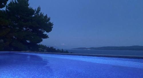 Ruskamen Villa | Villa Jozini trudi