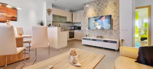 Kastel Apartment | Villa Kasandra - Ruhe & Eleganz in Buje, Istrien