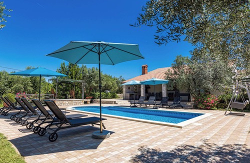 Kavran House | Villa Lavinija by Interhome