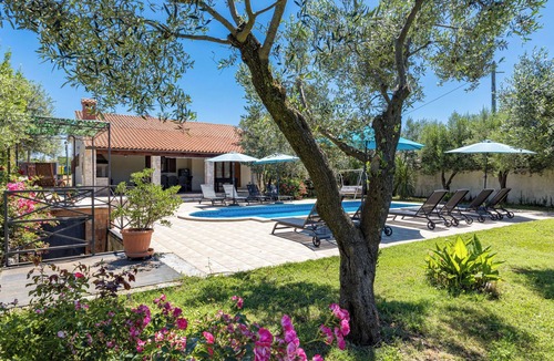 Kavran House | Villa Lavinija by Interhome