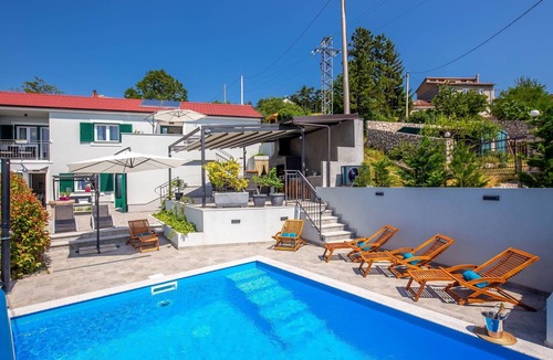 Hreljin House | Villa LETICIJA - Luxusvilla mit beheiztem Pool, Sauna, Fitness & Grillplatz in by Interhome