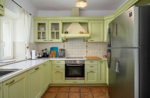 Prodol Villa | Villa Lipa with Heated Pool, Sauna & Wine Cellar