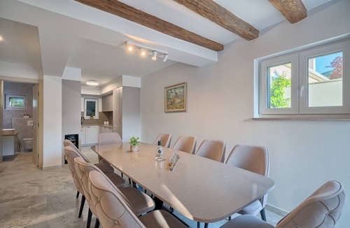 Trnbusi Villa | Villa Lovorika - Padel, Cageball, Basketball & Heated Pool