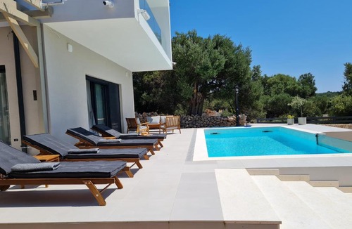 Lun Villa | Villa Lun, Luxury 5-stars Family Retreat