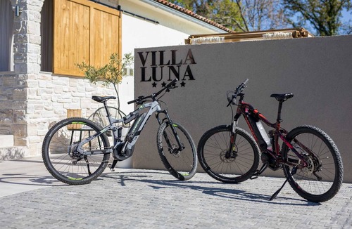 Zupanje Villa | Villa Luna with heated swimming pool & E-bikes