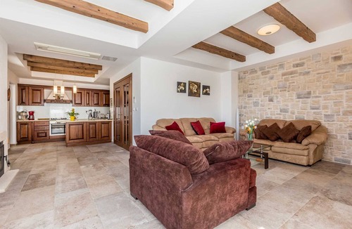 Linardici House | Villa LURDA with a magnificent sea view and heated pool