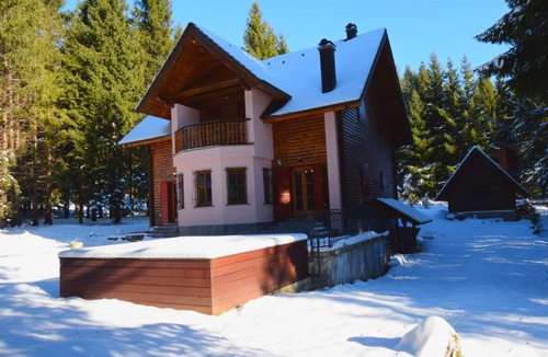 Mrkopalj Villa | Villa Luxury Love Chalet by Villas Guide
