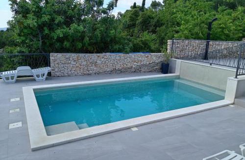 Maslinica Villa | Villa Mala Smišna Poolside Paradise by the Sea