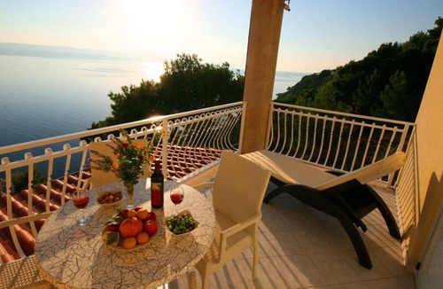 Marusici Apartment | Villa Mandolina situated just over Private beach and with best sea view