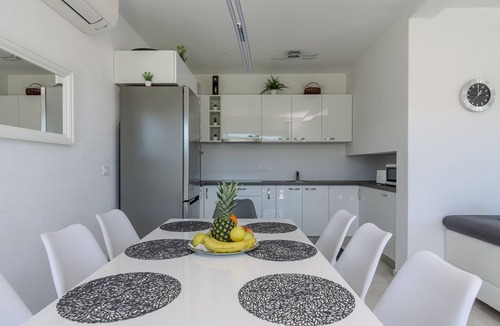 Marina Villa | Villa Mari with private pool